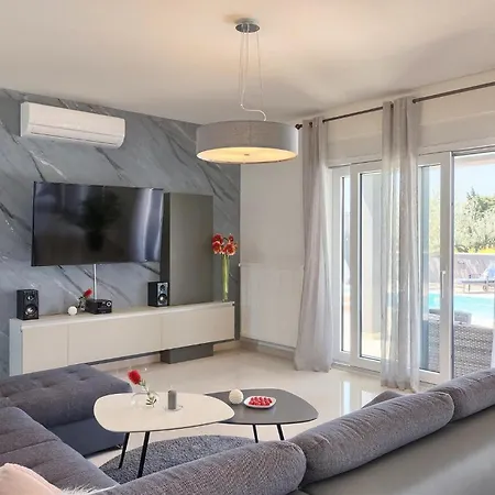 Nyaraló San Demich *